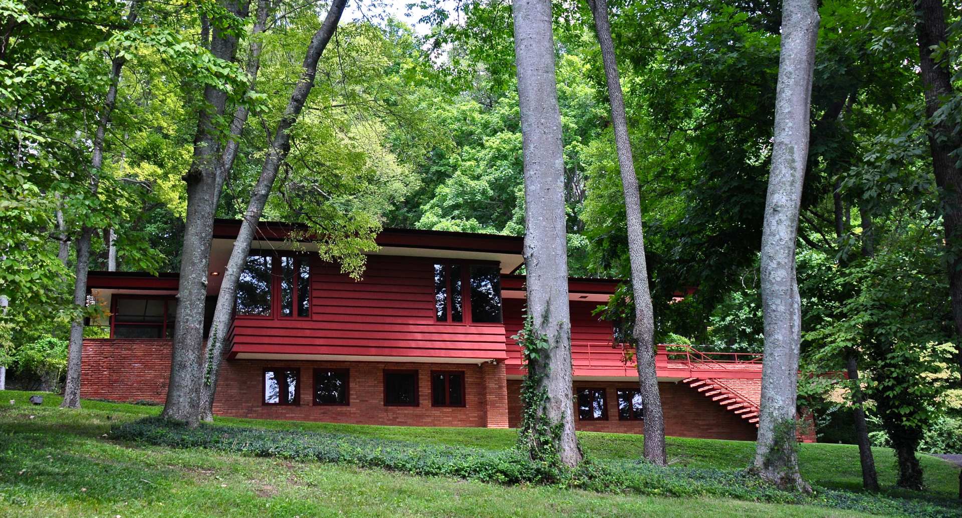 The Dr. Richard and Mrs. Margaret Martin House on Kendall Drive in Hillwood